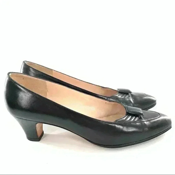 Ferragamo heels 5.5 AA black Italian leather vintage 80s grannycore old money